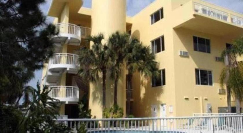 קלירווטר ביץ' Chart House Suites And Marina מראה חיצוני תמונה