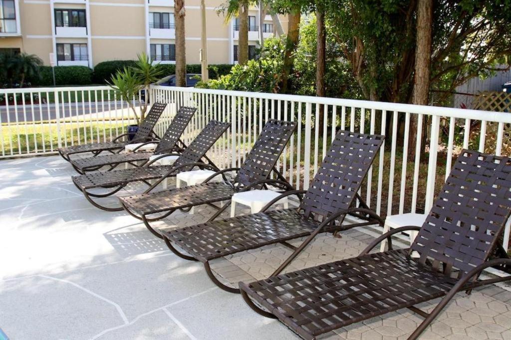 קלירווטר ביץ' Chart House Suites And Marina מראה חיצוני תמונה