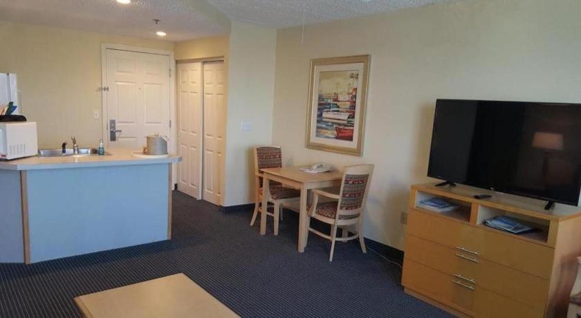 קלירווטר ביץ' Chart House Suites And Marina מראה חיצוני תמונה