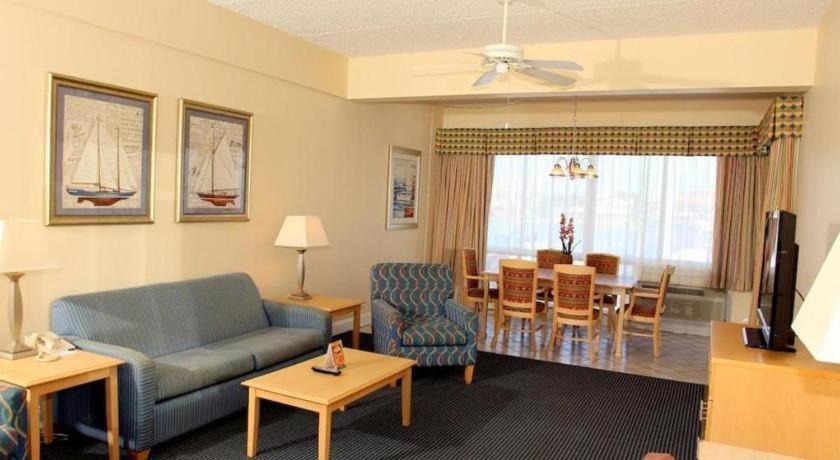 קלירווטר ביץ' Chart House Suites And Marina מראה חיצוני תמונה