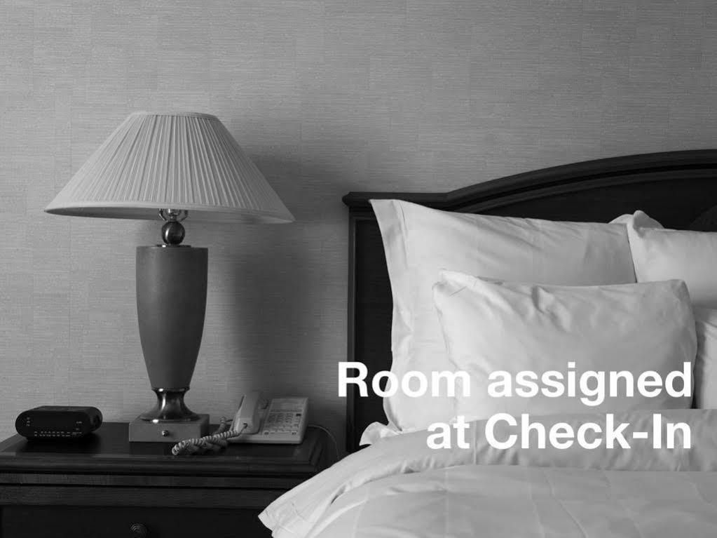 קלירווטר ביץ' Chart House Suites And Marina מראה חיצוני תמונה